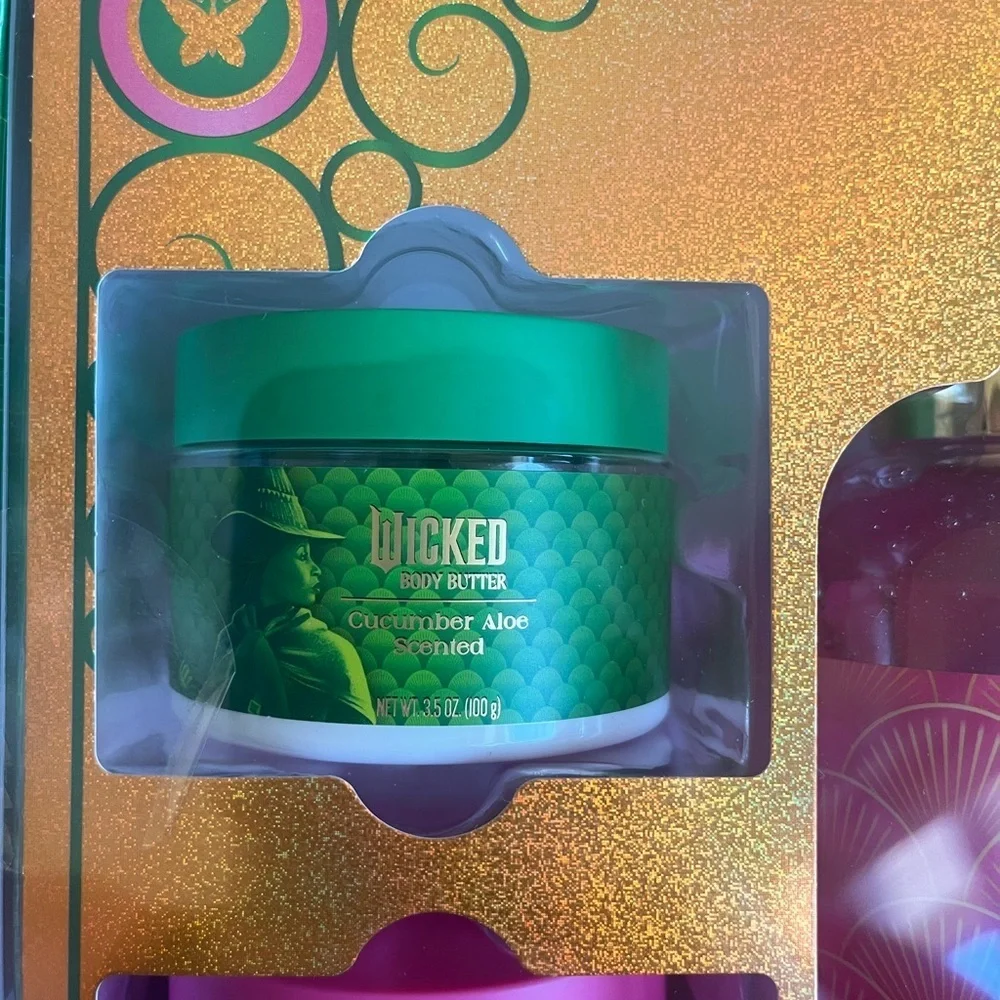Wicked Luxury Bath 4 Piece Set